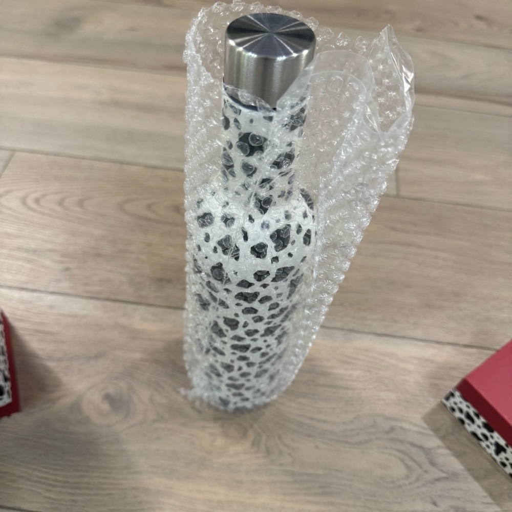 Simply Southern Tumbler Bottle with Black and White Cow Print 25oz - Picture 3 of 9